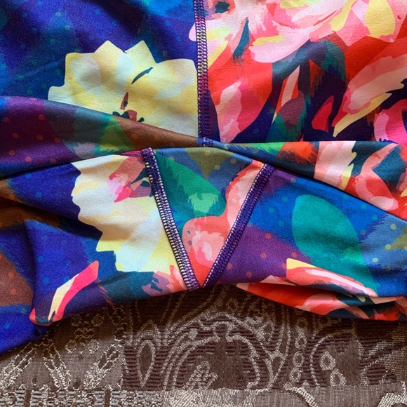 LuLaRoe Jade Capri (XL) EUC - Picture 4 of 6